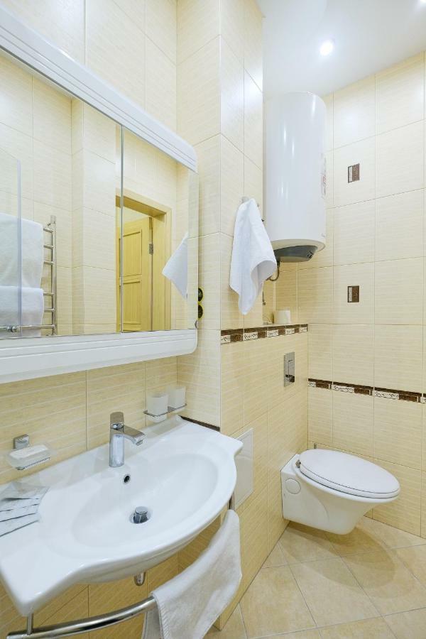 Apartament Petrovskie On Kartashova 3 Apartment Tomsk Bagian luar foto